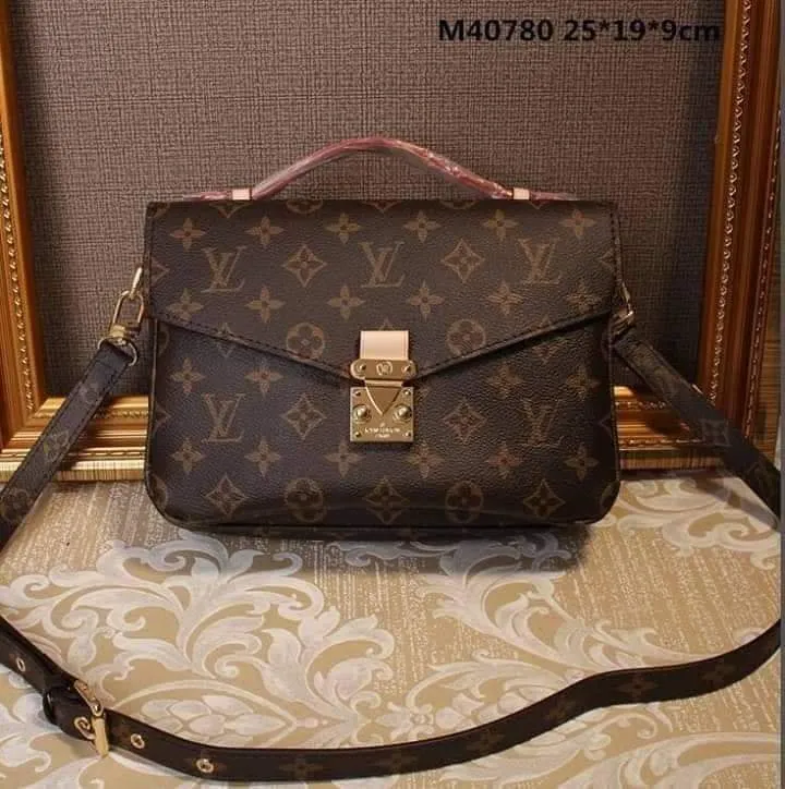 Called LV Client Services, was told I can order the bag and it'll take  around 21 days, received shipping confirmation after 3 days, and received  my new Pochette Métis 2 days after